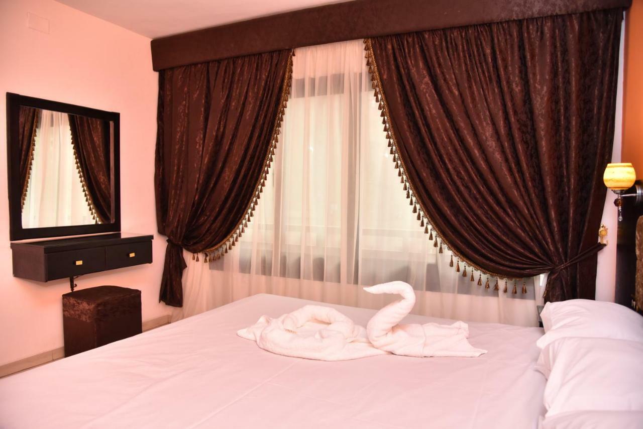 Royal Pyramids Hotel Cairo Exterior foto