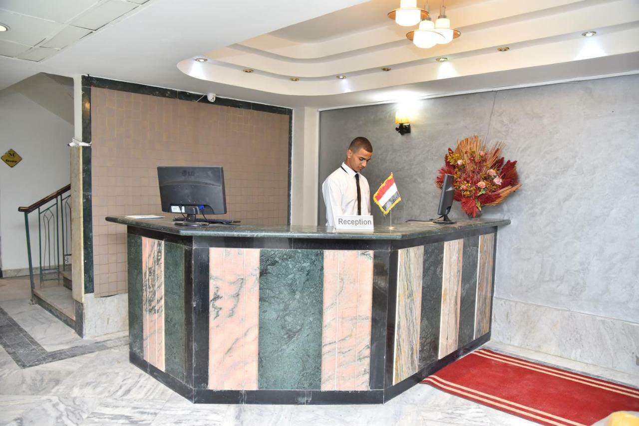 Royal Pyramids Hotel Cairo Exterior foto